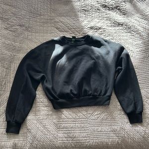EUC Black Wild Fable cropped sweatshirt. Size Medium.